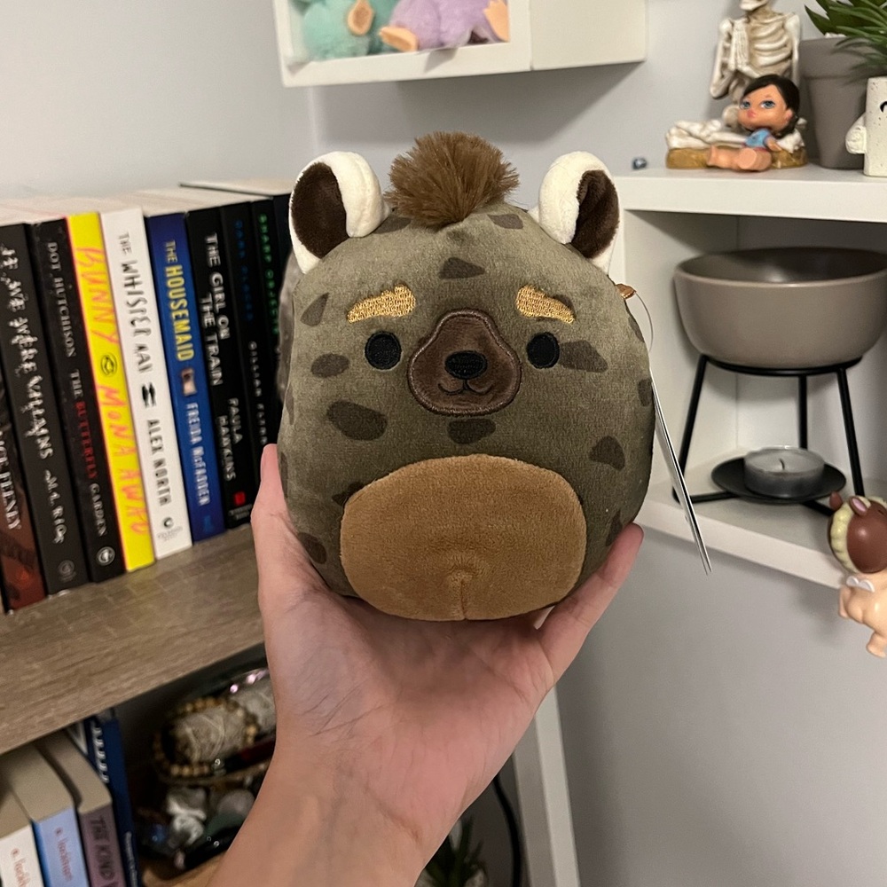 SQUISHMALLOW Amaro 5” Brown Hyena | Mini Plush Toy by Kellytoy